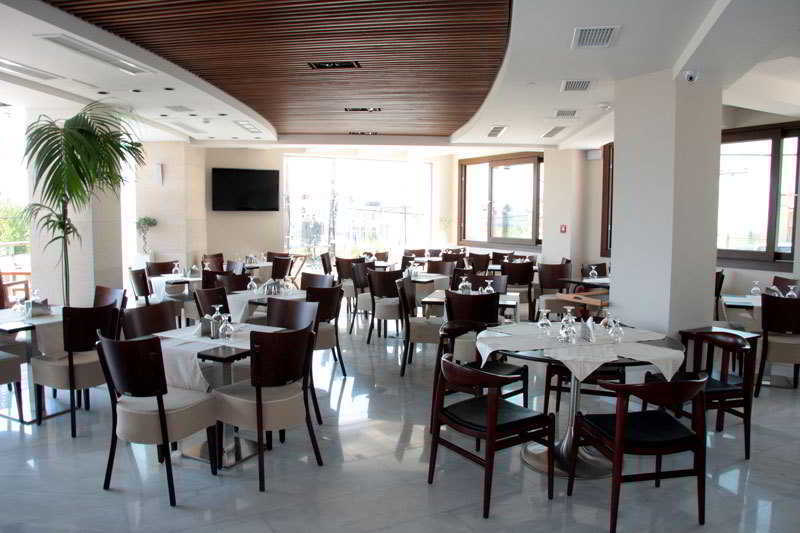 Cosmopolitan & 4* Paralía