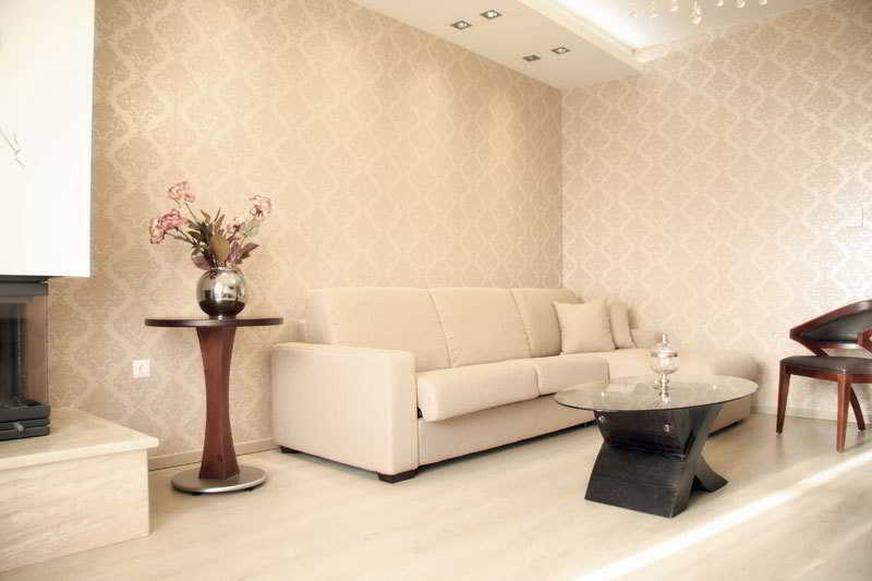 Cosmopolitan 4*