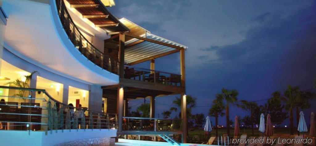 Cosmopolitan 4*