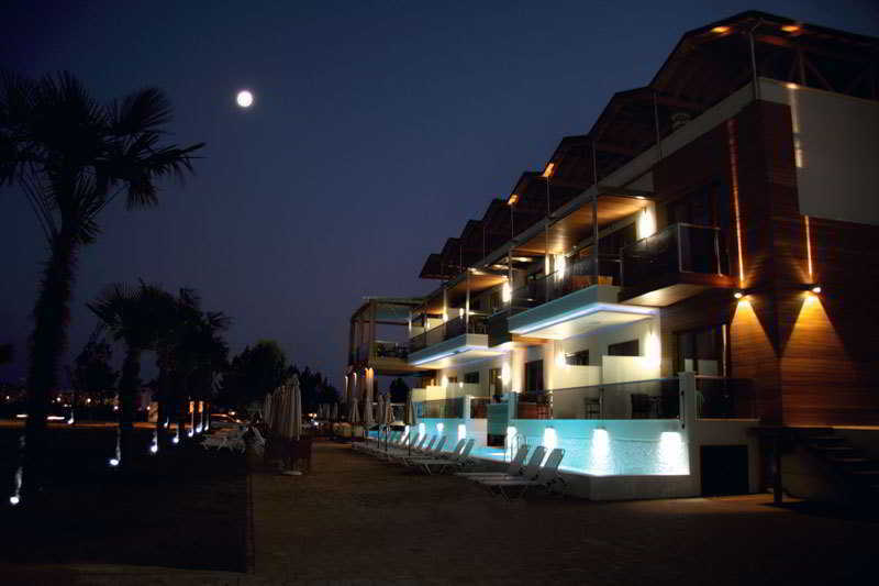 Cosmopolitan 4*