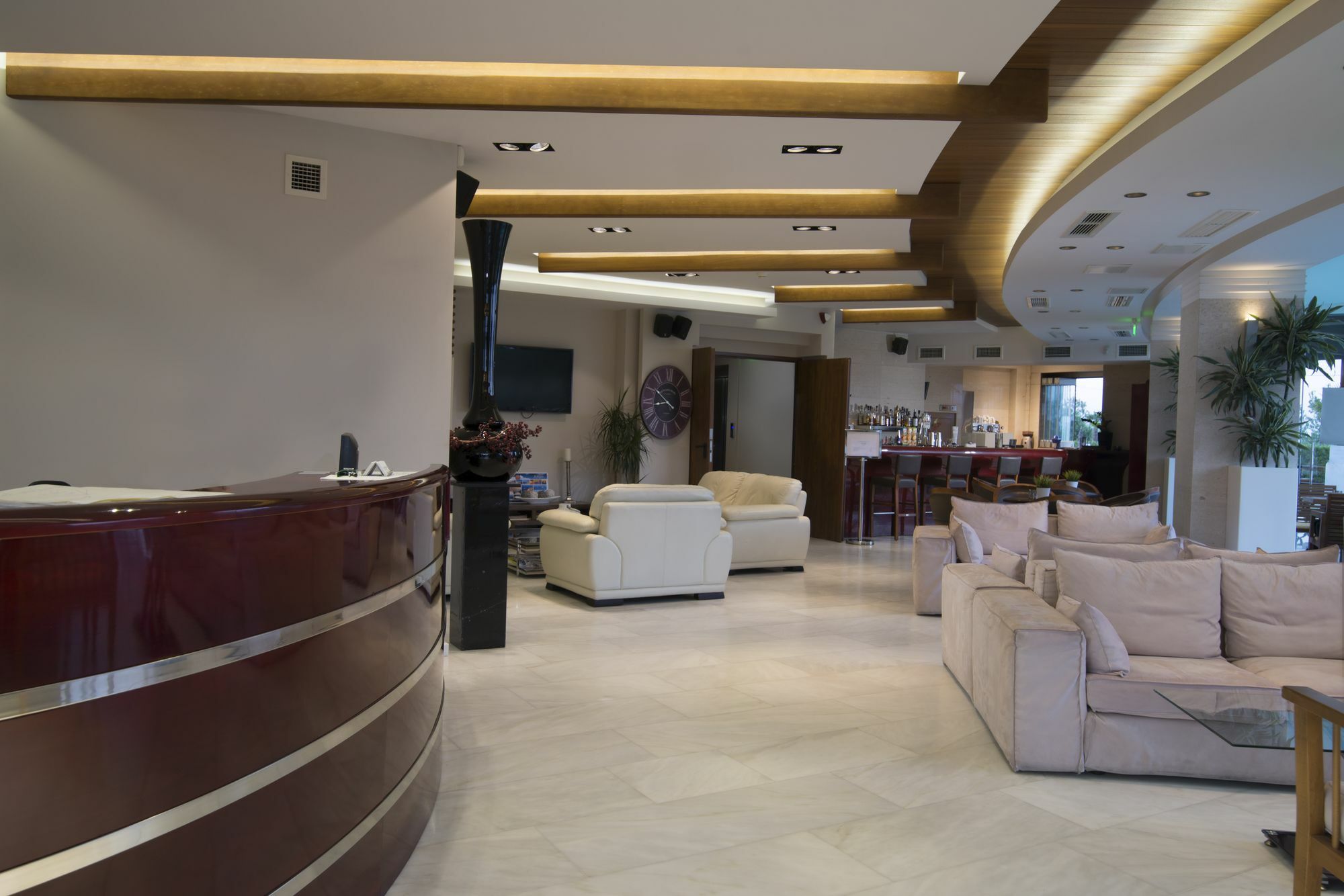 Cosmopolitan 4*